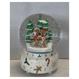 LARGE GINGERBREAD FAMILY BATTERY OPERATED SNOW GLOBE 7" TALL X 5 1/2" ROUND