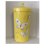 VINTAGE YELLOW HEAVY PLASTIC BUTTERFLY PATTERN SCALLOPED LID HAMPER 12 1/2" ROUND 27" TALL