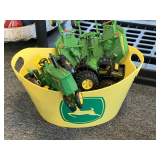 TUB FULL OF JOHN DEERE TRACTORS & ACCESSORIES