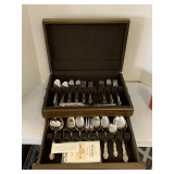 VERY NICE SET OF VINTAGE 1881 ROGERS SILVERPLATE BY ONEIDA IN WOODEN CHEST (55 PIECES) - 8 TABLESPOONS, 14 DINNER SPOONS, 8 SALAD FORKS, 7 DINNER FORKS, 8 KNIVES, 10 SERVING PIECES)