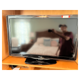 Master… Phillips model 40TFL5705DF7 television, 40”, powers up, working condition unknown, comes with remote. See Patricia details.