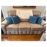 LR… Double, power reclining sofa from Southern Motion, powers up, comes with accent pillows, see pictures for details.