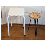 Master… Decorative plant stands, two pieces, see pictures for details.