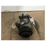 AC COMPRESSOR 2012–2013 HYUNDAI ELANTRA FOUR-DOOR W/MANUAL TEMPERATURE CONTROL