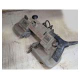 Porter cable Porta-Band model 725 heavy duty portable band saw, powers up, see pictures for details.