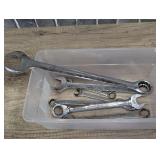 Standard combination wrenches, seven pieces, tub is not included, see pictures for details.