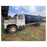 S 1900 International tanker truck