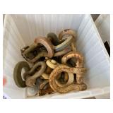 D3-Heavy-duty, steel bow shackles(also known as as anchor shackles or clevises) see pictures for details.