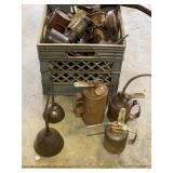D3-Assorted vintage oil cans, see pictures for details.