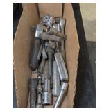 Ratchet assortment, also includes extensions, cardboard bin is not included, see pictures for details.