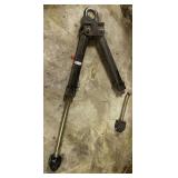 D4-heavy duty military towbar, extension leg on one side is broken, see pictures for details.