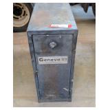 GENEVA lockbox with drawers (missing key). See pictures for details