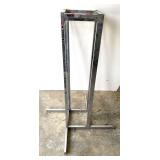 D3-Clothing display stand base, see pictures for details.