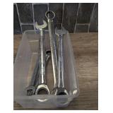 Metric combination wrench assortment some with ratcheting end, five pieces, tub is not included, see pictures for details.