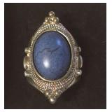Beautiful Vintage Gold Tone Ornate Deep Blue Oval Lapis Lazuli Cabochon Ring. Size 6