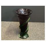 Beautiful Murano style art glass vase, see pictures for details.