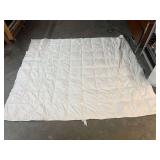 King size down comforter, see pictures for details.