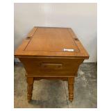 Vintage colonial-style maple wood "dough box" end table with a flip-top lid and turned legs. See pictures for details.