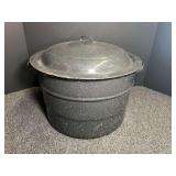 Large granite ware stock pot, see pictures for details.
