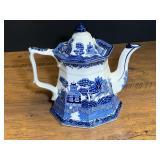 Antique E. & C. Challinor Ironstone octagonal teapot featuring the classic Blue Willow transferware pattern, see pictures for details.