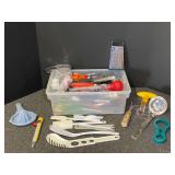 Assortment of kitchen utensils, tub is not included, see pictures for details.