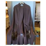 LADIES VINTAGE ALDORNA 100% PURE WOOL CAPE W/ 6 GENUINE ANIMAL FUR TAILS (SMALL MOTH DAMAGE ON SCARF)