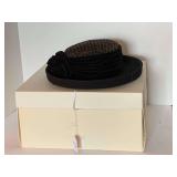 LADIES VINTAGE KATHY JEANNE 100% WOOL BLACK BRIMMED HAT W/ GOLD TRIM W/ HAT BOX