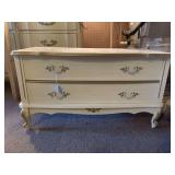 VINTAGE WHITE/CREAM PROVENCIAL CEDAR CHEST 37" LONG X 17" WIDE X 21" TALL