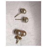 2 PAIR 14KT GOLD PEARL STUD EARRINGS (TOTAL WEIGHT 1.54 GRAMS)