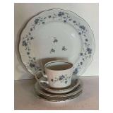 5 PIECE JOHANN HAVILAND CHINA "BLUE GARLAND"