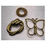 3 VINTAGE GOLD TONE BROOCHES (BUTTERFLY 2 1/2" LONG, TWISTED 2" LONG, TWISTED ROPE CIRCLE 1 1/2" ROUND)