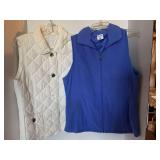 LADIES CHARTER CLUB CREAM QUILTED VEST SIZE MED & LADIES COLUMBIA BLUE FLEECE VEST SIZE MEDIUM