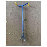 GARDEN CLAW