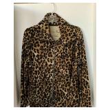 ONQUE CASUALS LEOPARD FLEECE JACKET SIZE MED