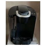 KEURIG COFFEE MAKER (NO CARAFE)