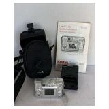 KODAK EASYSHARE W/ CASE & CHARGER