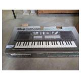 YAMAHA PSS-470 ELECTRONIC KEYBOARD WITH ORIGINAL BOX