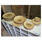 VINTAGE REVEILLE TAYLOR SMITH & TAYLOR ROOSTER MOTIF DINNERWARE