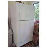 WHIRLPOOL WHITE TOP-FREEZER REFRIGERATOR