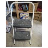 COSTCO KITCHEN STEP STOOL