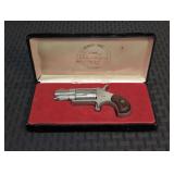 NORTH AMERICAN ARMS (NEWBURY PARK, CA) MINI-22LR REVOLVER WITH DISPLAY CASE *** SPECIAL PICKUP INSTRUCTIONS ***