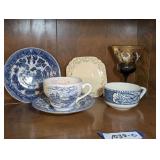 OLD DECORATIVE SAUCERS, CUPS, AND ART GLASS STEM, INCLUDES ROYAL WARWICK LOCHS OF SCOTLAND, BLUE WILLOW MADE IN JAPAN, HOMER LAUGHLIN MADE IN USA, AND MORE - DINE
