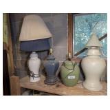 FOUR VINTAGE CERAMIC BODY TABLE LAMPS
