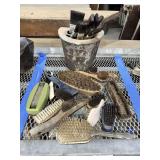 LARGE LOT OF PAINT BRUSHES AND HAIR BRUSHES - INCLUDING VINTAGE ASHTRAY