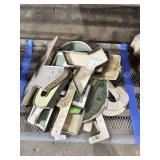 LOT OF PLASTIC AND LIGHT METAL LETTERS