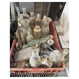 COLLECTION OF ANTIQUE GLASS BOTTLES - INCLUDING PLASTIC SODA CRATE