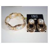 New Department Store Gold Tone Simulated Pearl Stretch Bracelet and Matching Earring Set