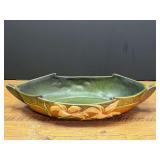 DR… Vintage Roseville Art Pottery console bowl in the "Zephyr Lily" pattern, see pictures for details.