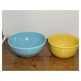 DR… Mid-century modern brightly colored mixing bowls, the yellow bowl is believed to be vintage Fiesta ware, the blue bowl is believed to be vintage McCoy. See pictures for details.