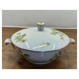 DR…Vintage Narumi "Ravenna" (or "Spring Ivy") pattern dishware serving bowl with lid, manufactured in the occupied Japan era, see pictures for details.